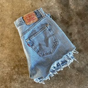 Levi’s 501 Cut Off Shorts